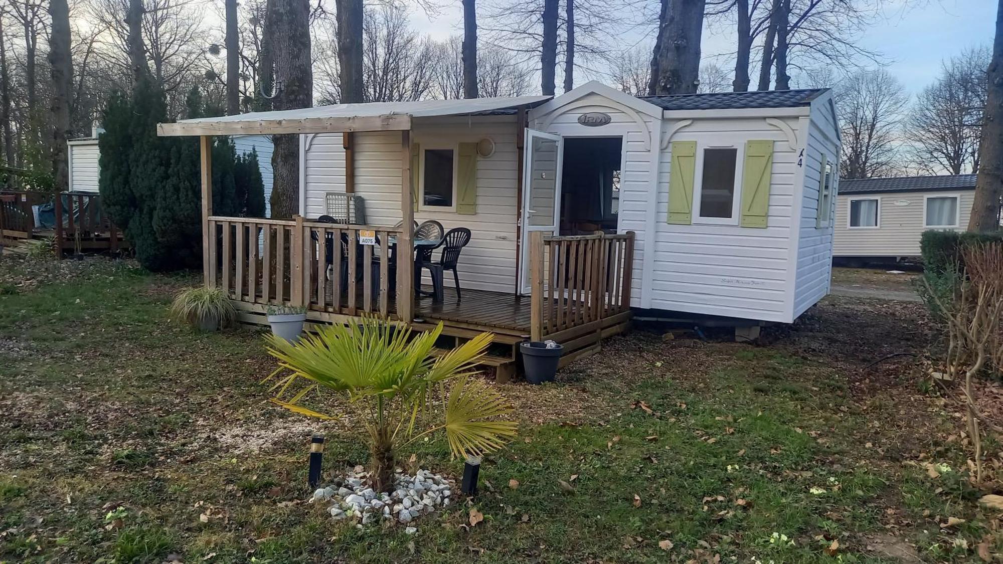 Location Mobil-Home Le Parc Des Roches Saint-Chéron Exteriör bild